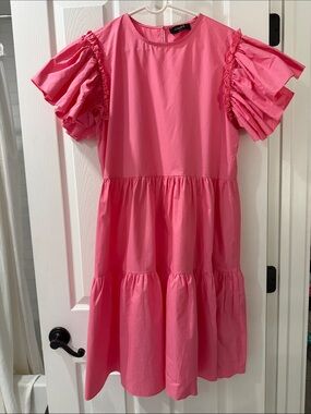 Chepe Bright Pink Tiered Dress with Ruffle Puff Sleeves, Sz M